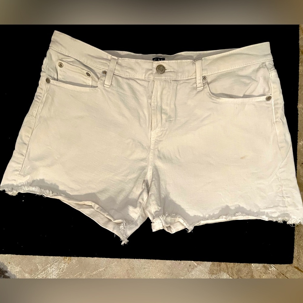 GAP White Jean Shorts with Frayed Hem and Cut-Off Style